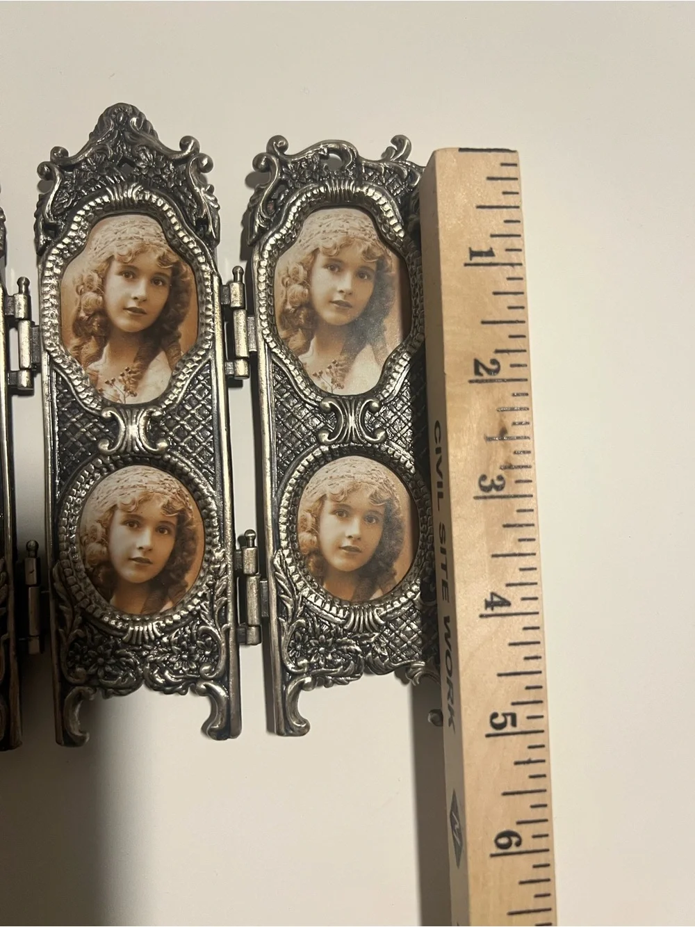 Vintage Ornate Mini Pewter H. D. 1994 FOLDING Screen OF 10 Picture Frames Taiwan